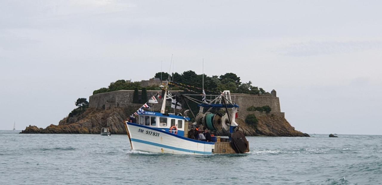 Port De La Houle - Beau 3 Pieces Classe 3 Etoiles Avec Garage Prive カンカル エクステリア 写真